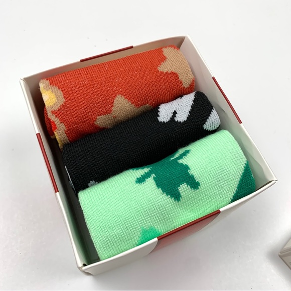 NINTENDO ANIMAL CROSSING Novelty Gift Box Crew Socks - 3 pack - Picture 2 of 13
